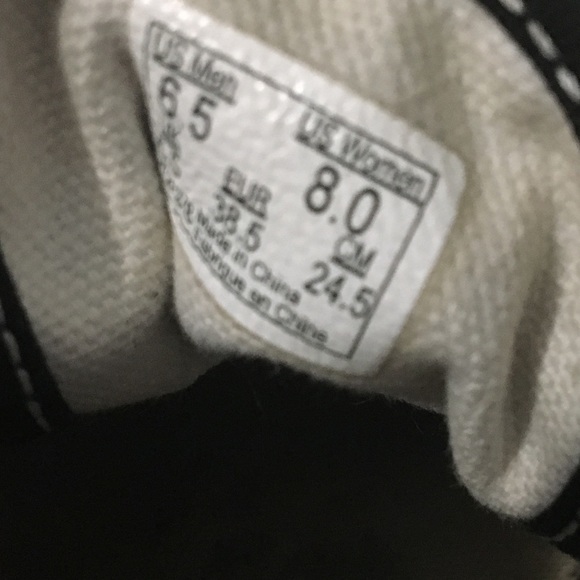 VANS - Picture 2 of 2